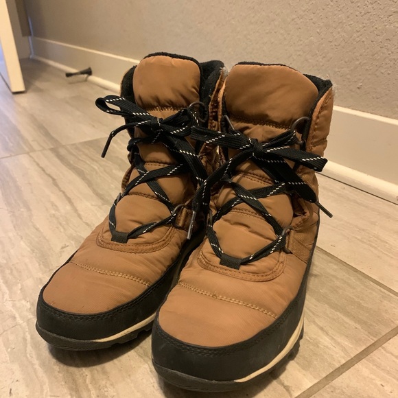 Sorel boots - Picture 3 of 3